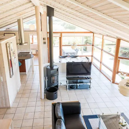Holiday home Holiday Lxxxv